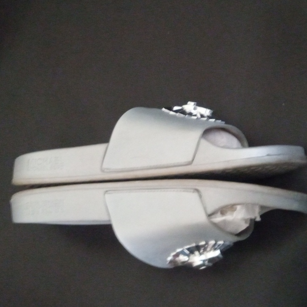 Michael Kors Silver Metallic Rory Slide - Picture 7 of 8